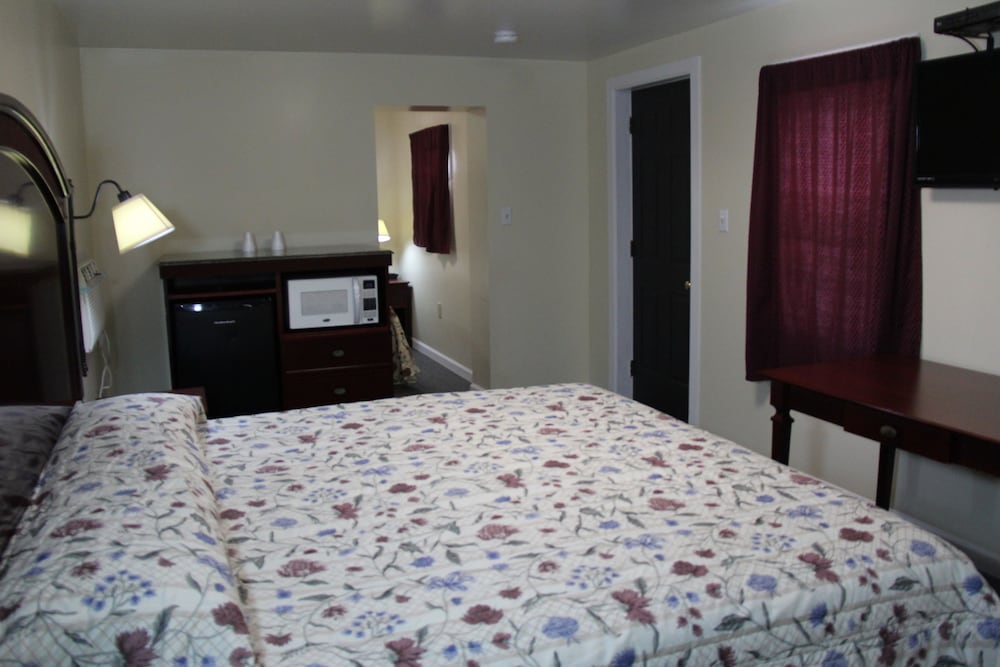 Pleasant Hill Motel - photo 9