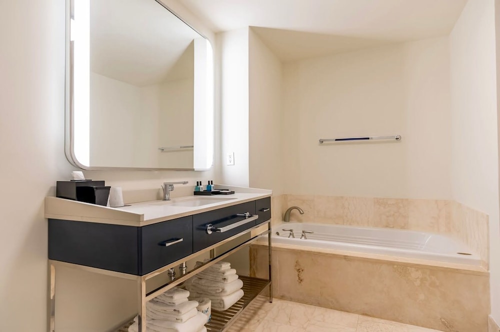 Fontainebleau Miami Beach Private Luxury Suites - photo 349