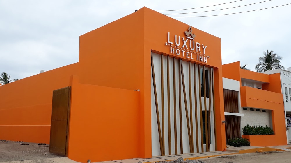 Luxury Hotel Inn — hotel in Compostela