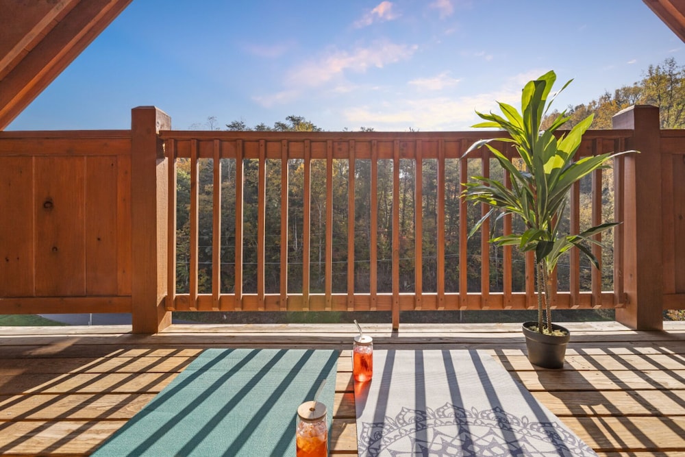 Rustic Mountain Retreat by Ghosal Luxury Lodging - photo 48