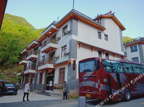 Shennongjia drunk wooden fish Inn in Songbai, People's Republic of China
