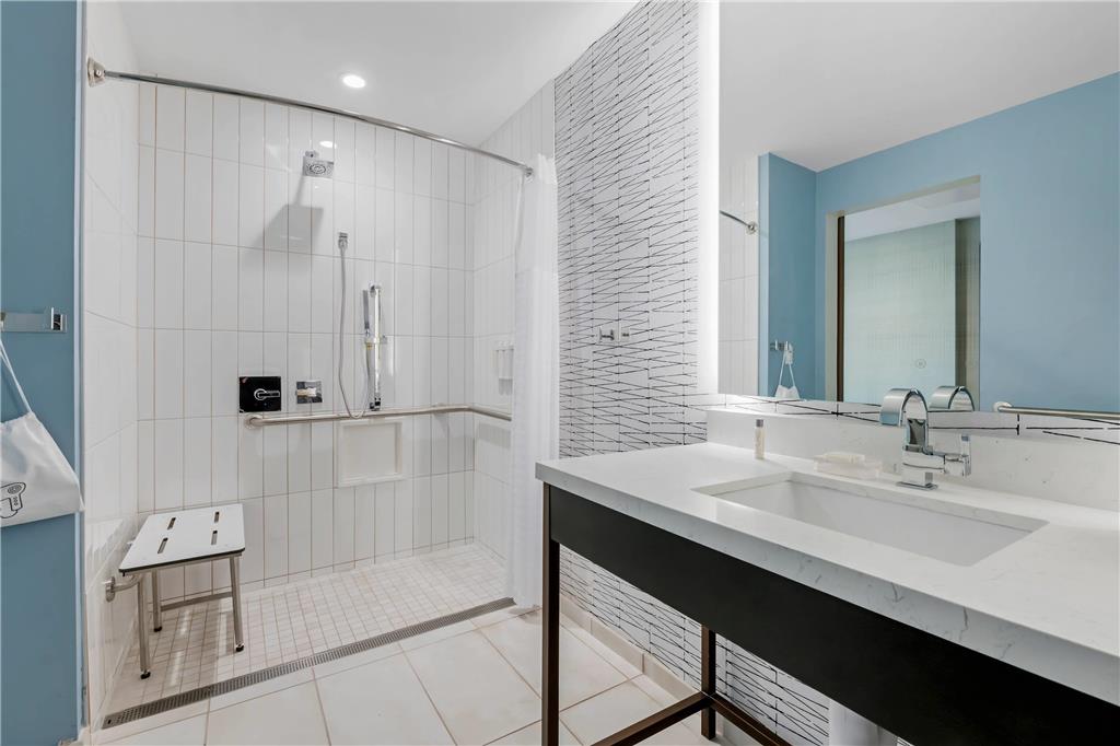 Cambria Hotel Austin Downtown - photo 24