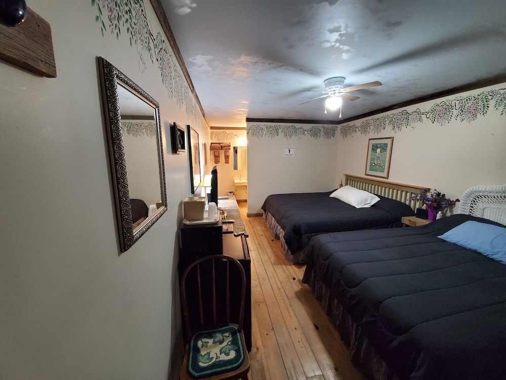 Jamesport Inn - photo 32