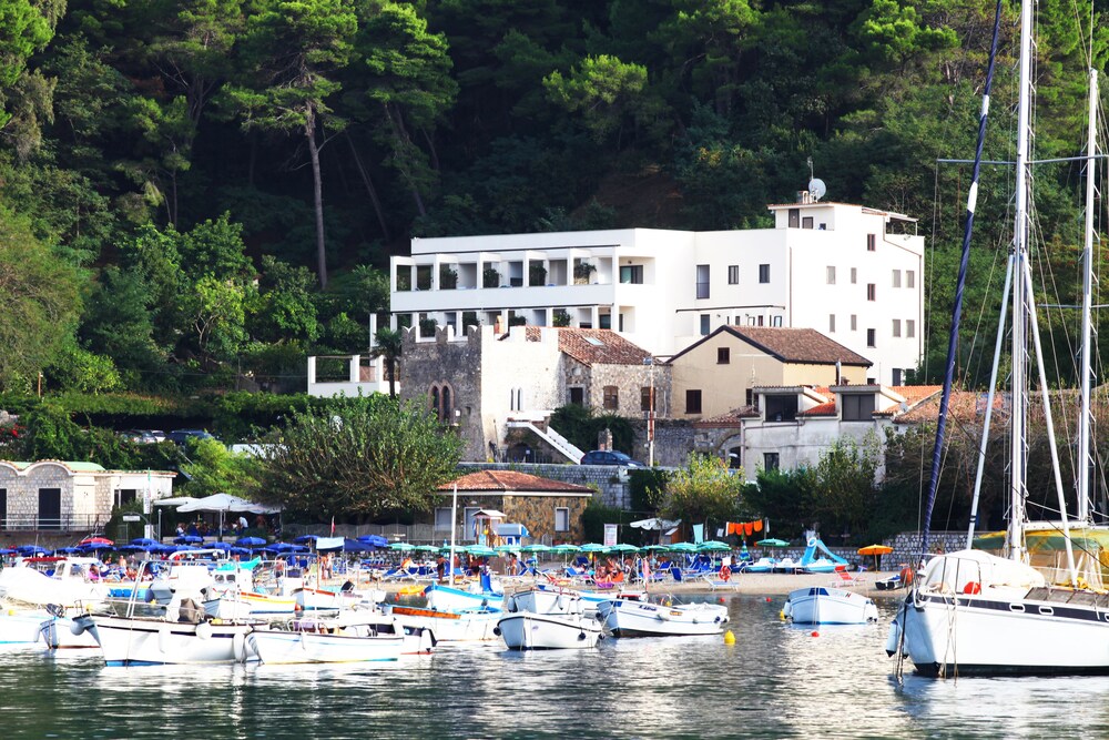 Hotel La Torre - carbon neutral hotel in Centola