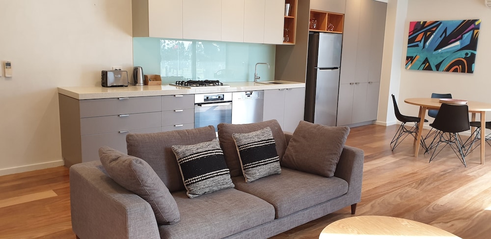 PierPoint 401 — 4-Star Luxury Hotel in Geelong, Australia