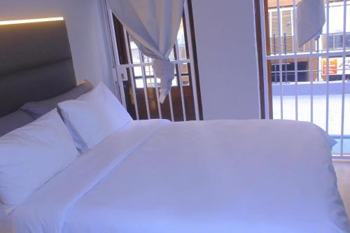 Good Night Guest Lodge