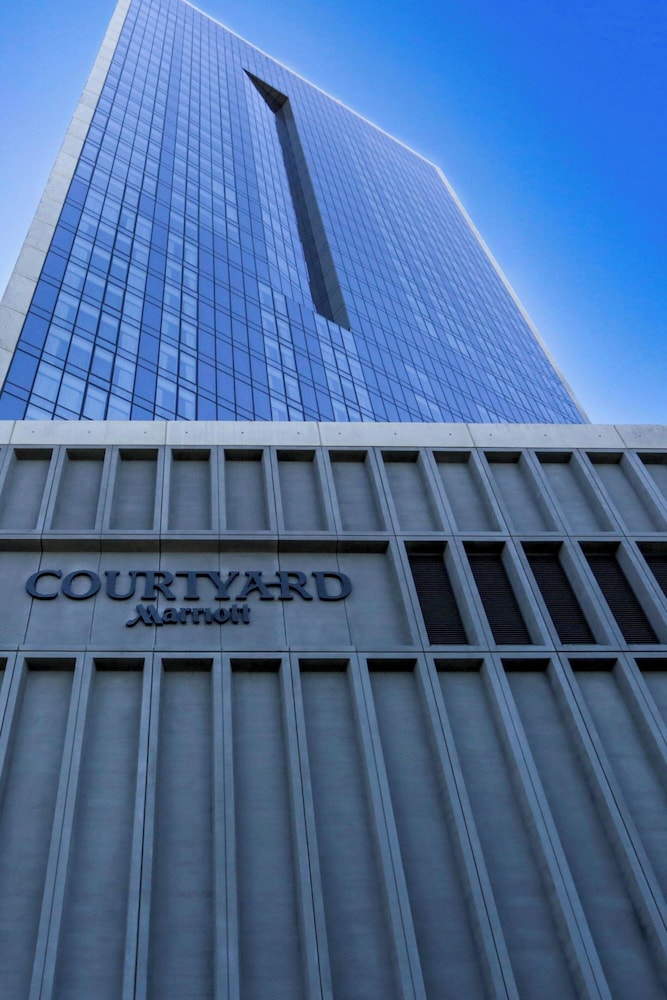 Courtyard Long Island City New York Manhattan View - photo 45