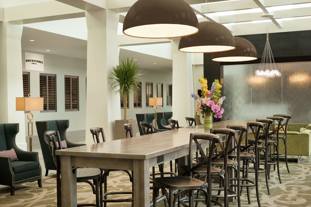 Embassy Suites by Hilton Charlotte Ayrsley - photo 4