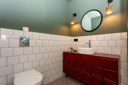 Super Cozy 1BR Apartment For 3 Near Fabrica