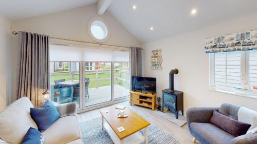 Bay Breeze Part of the The Bay Filey Holiday Village with pool gym and direct beach access pub restaurant tennis and meadows walks