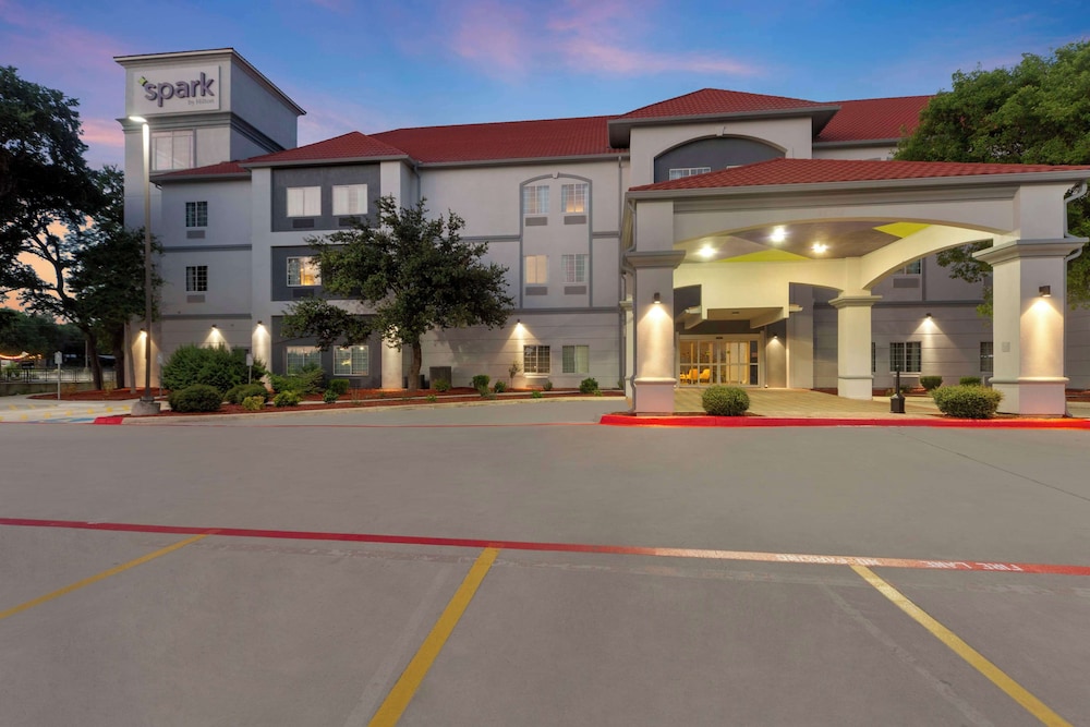 Spark By Hilton San Antonio Dominion - photo 31