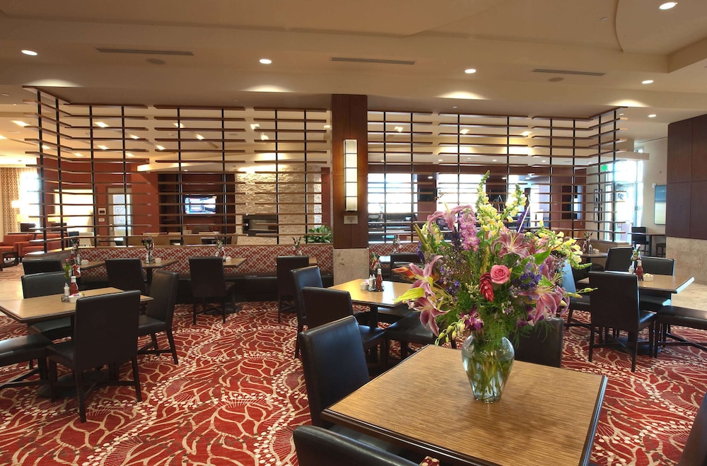 Embassy Suites Palmdale - photo 35