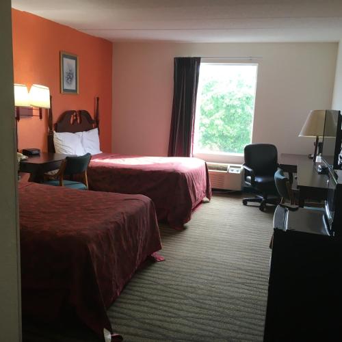 President Inn & Suites - photo 9