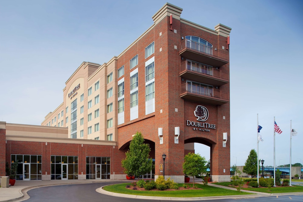 DoubleTree by Hilton Bay City Riverfront in Bay, United States