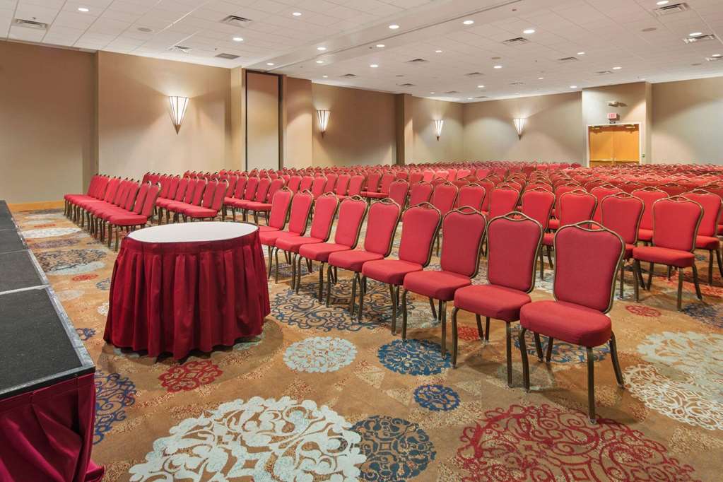 Florida Hotel & Conference Center in the Florida Mall - photo 55