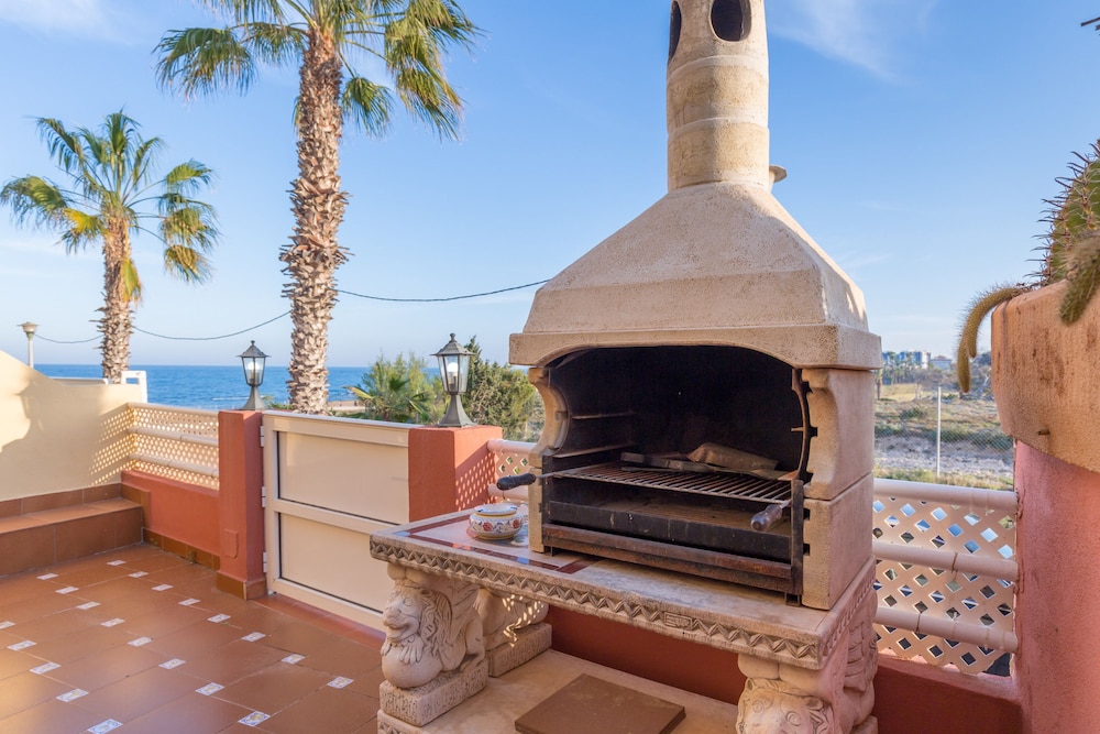 Fidalsa Spectacular Beachfront in Torrevieja, Spain