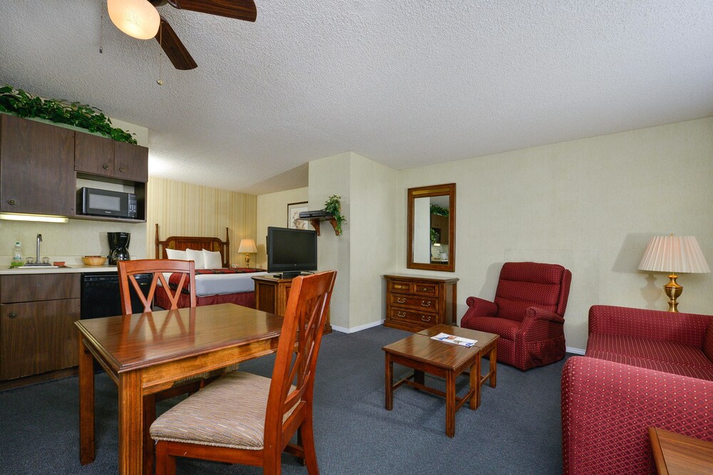 Americas Best Value Inn and Suites Lancaster - photo 14