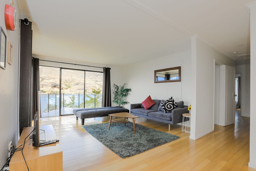 Unit B Aspen Villa — 4-Star Luxury Hotel in Queenstown, New Zealand