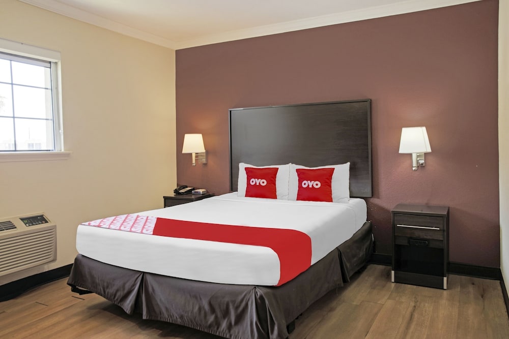 OYO Hotel McAllen Airport South - photo 37