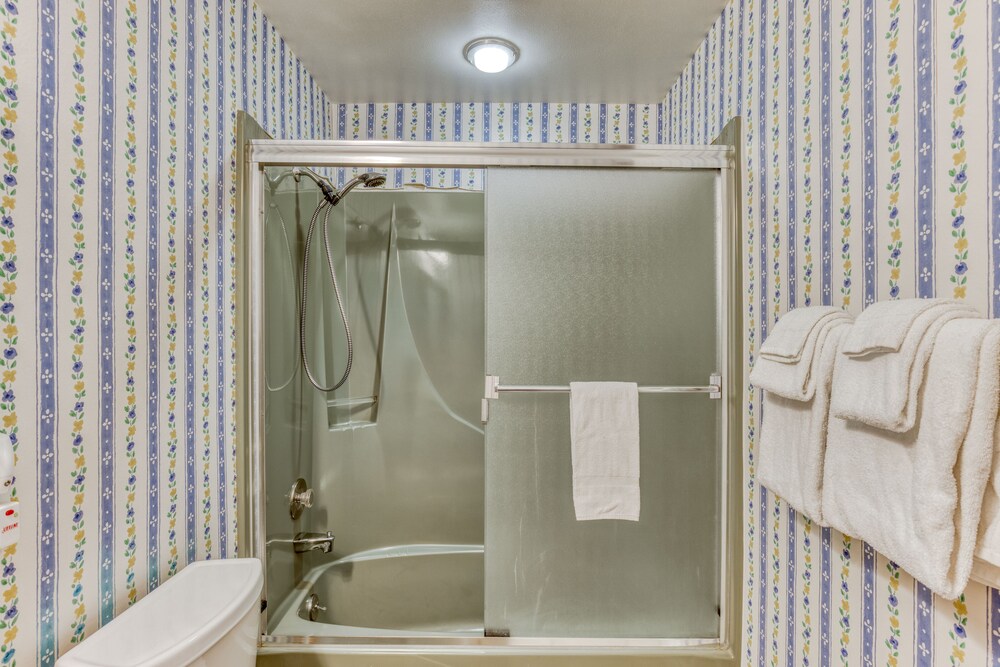 Sand & Sea Resort Condominiums - photo 873