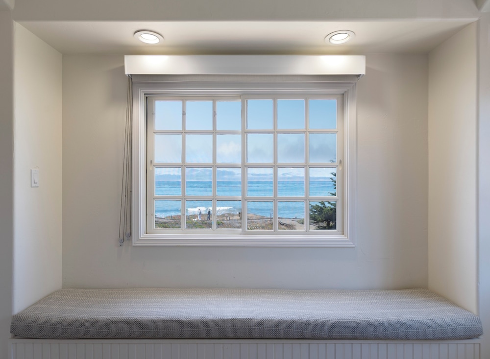 Pelican Inn & Suites - photo 13