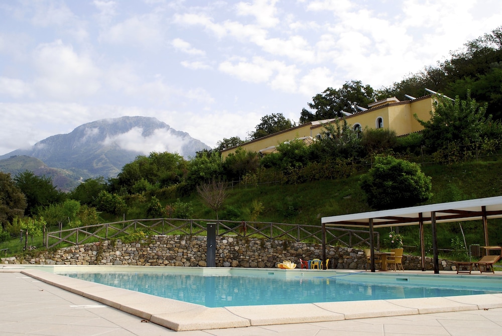 Agriturismo L'Arca — 4-Star Luxury Hotel in Belvedere Marittimo, Italy