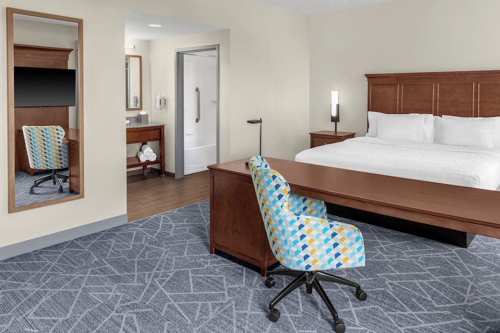 Hampton Inn & Suites Coconut Creek - photo 8