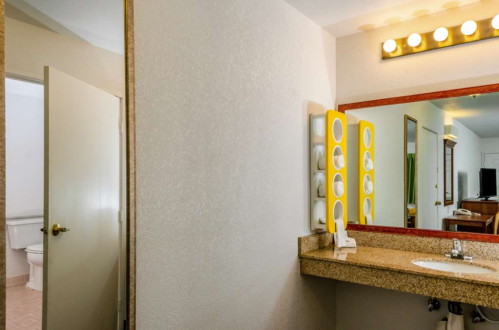 Motel 6 Oakdale CA - photo 21
