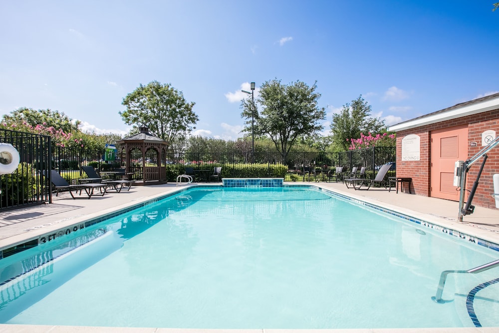 Holiday Inn Express Hotel & Suites Dallas Grand Prairie I 20 by IHG - photo 22
