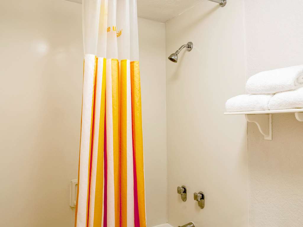 La Quinta Inn by Wyndham New Orleans Veterans Metairie - photo 19