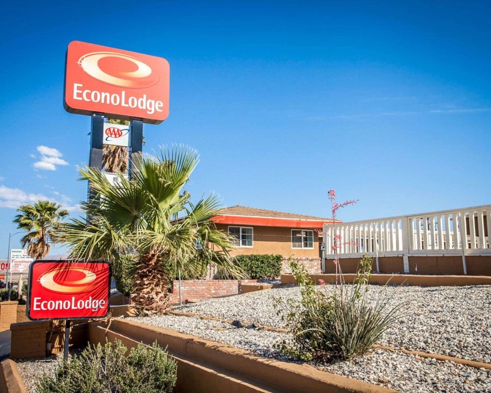 Econo Lodge On Historic Route 66 in Barstow, United States