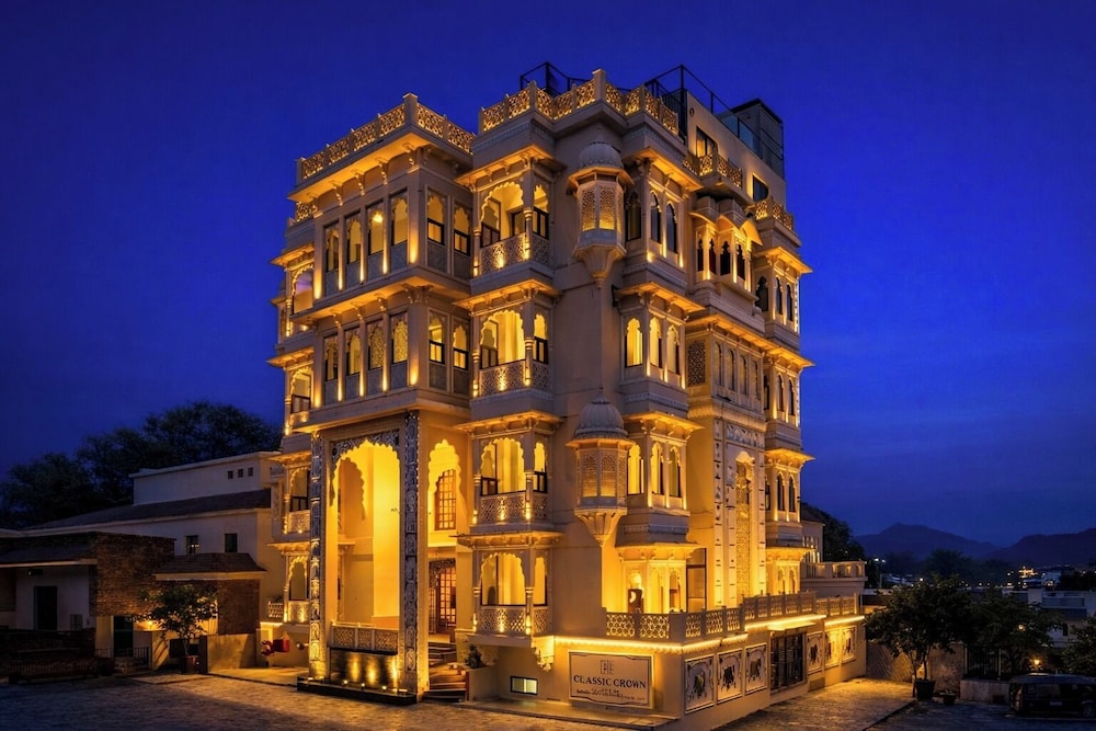 The Classic Crown Udaipur A Luxury Hotel by Lake Pichola — 4-Star Luxury Hotel in Udaipur, India