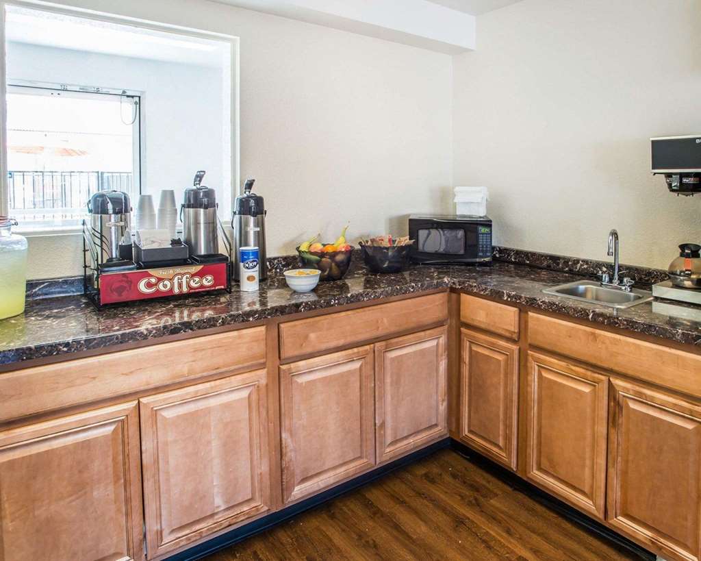 Rodeway Inn Greeley - photo 28