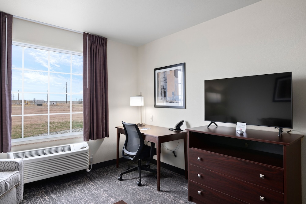 Cobblestone Inn & Suites Yuma - photo 43