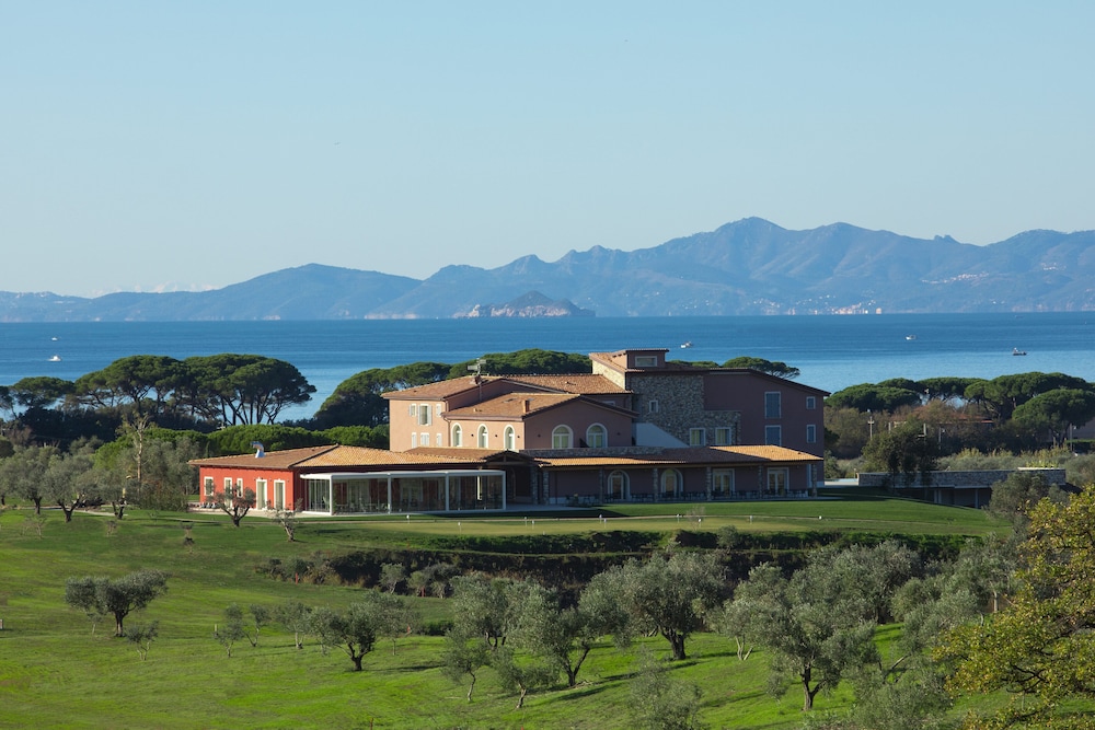Riva Toscana Golf Resort & SPA in Follonica, Italy
