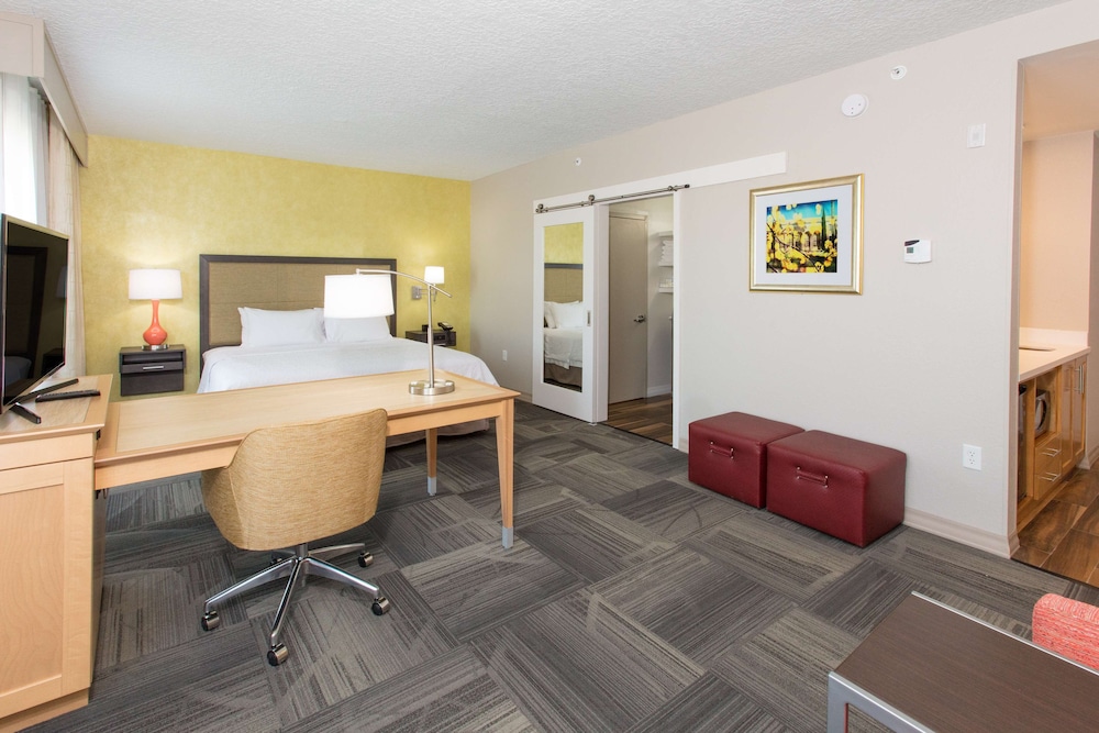Hampton Inn Palatka - photo 8