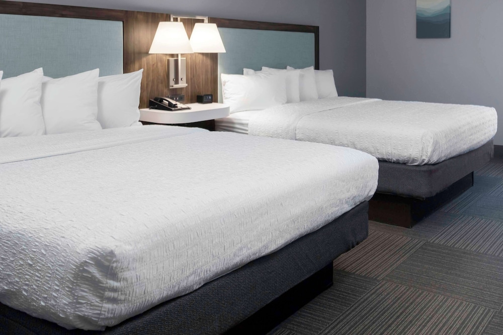 Hampton Inn Conyers - photo 23