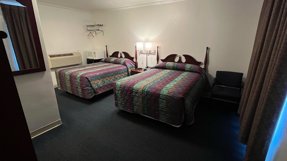 Four Oaks Lodging & RV Resort - photo 6
