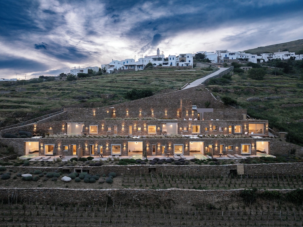 Ivy S Natural Resort — Tinos