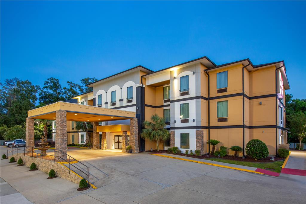 Best Western Plus Regency Park - carbon neutral hotel in Walker
