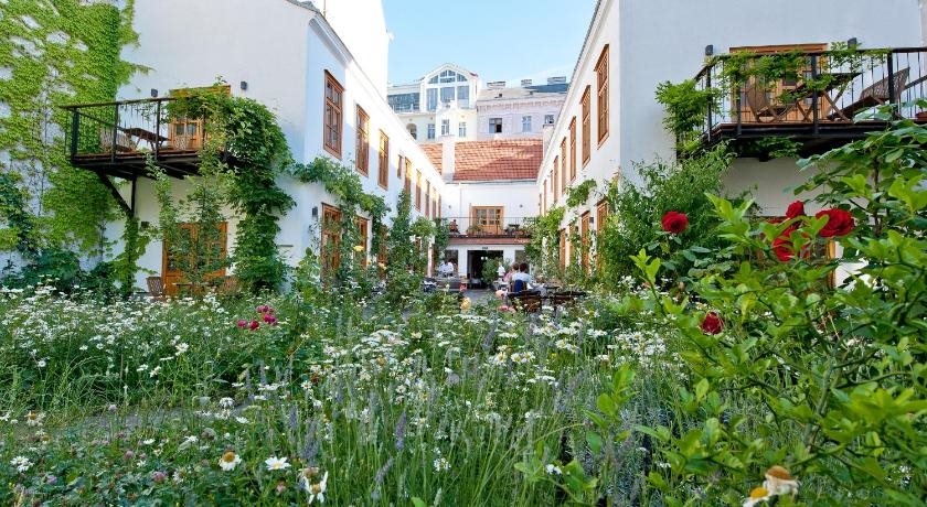 Schreiners Essen und Wohnen — hotel in Neubau