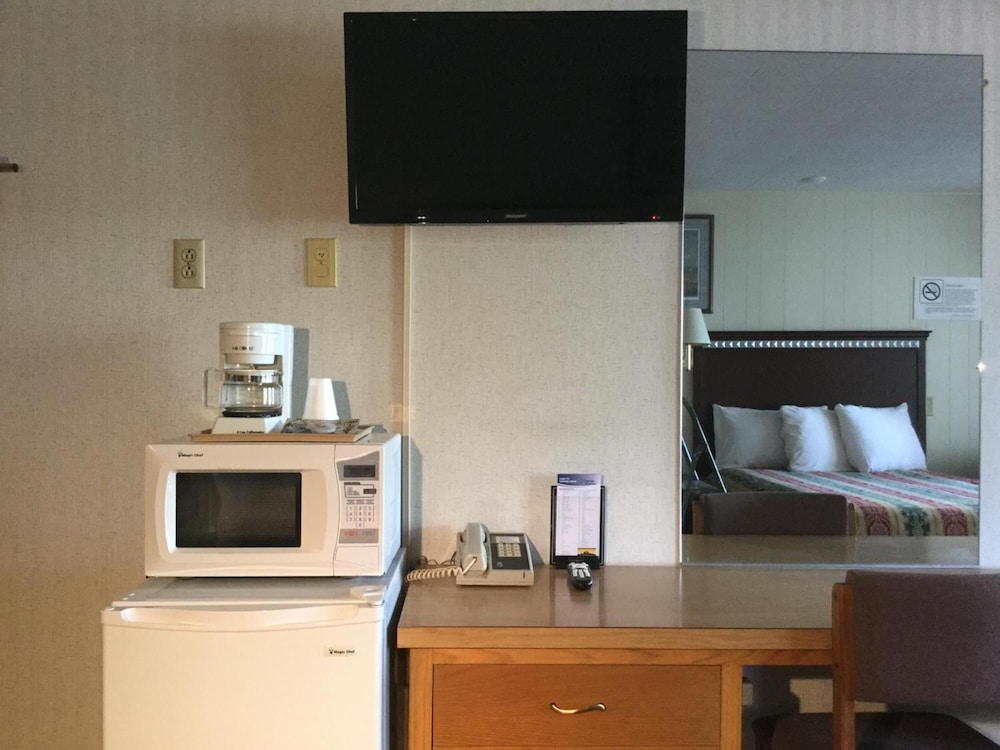 Inn Town Motel - photo 5