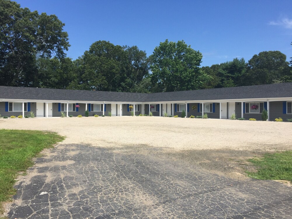 Shore Road Inn - photo 17