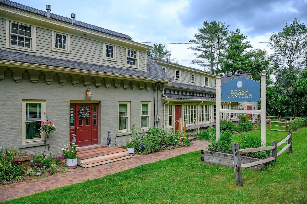 Brass Lantern Inn - featured photo