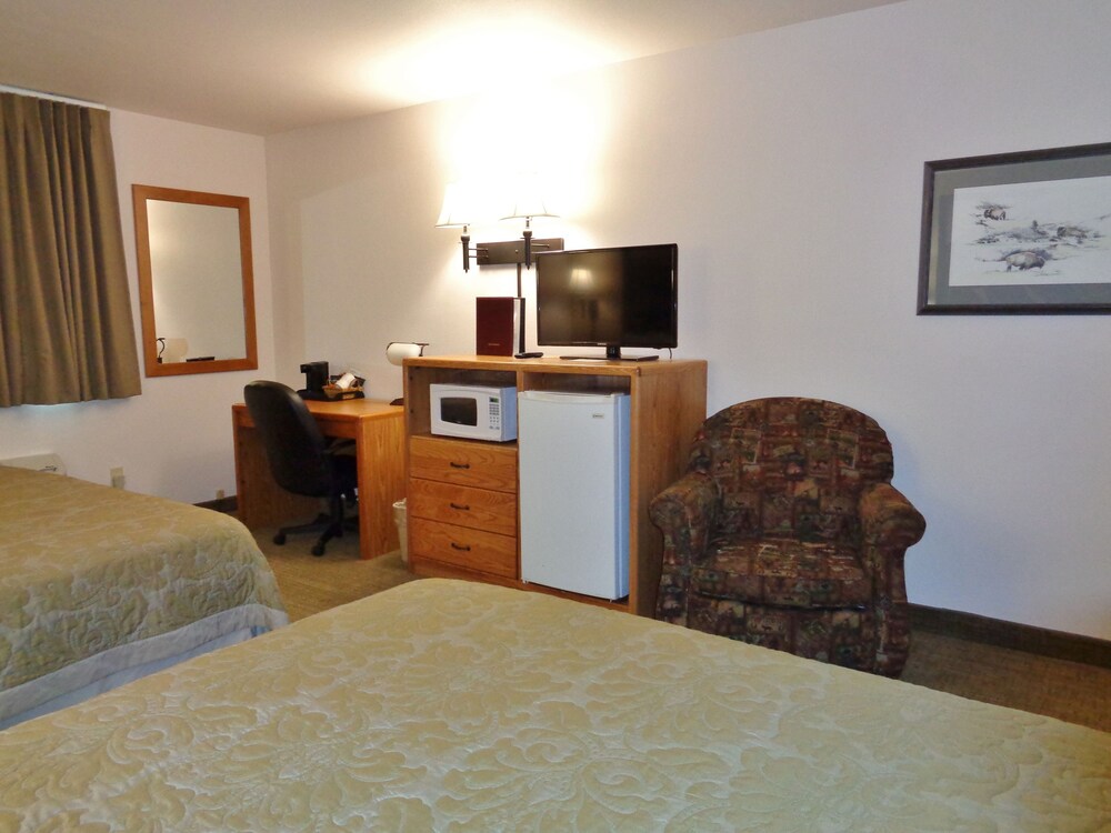 Homestead Inn and Suites - photo 11