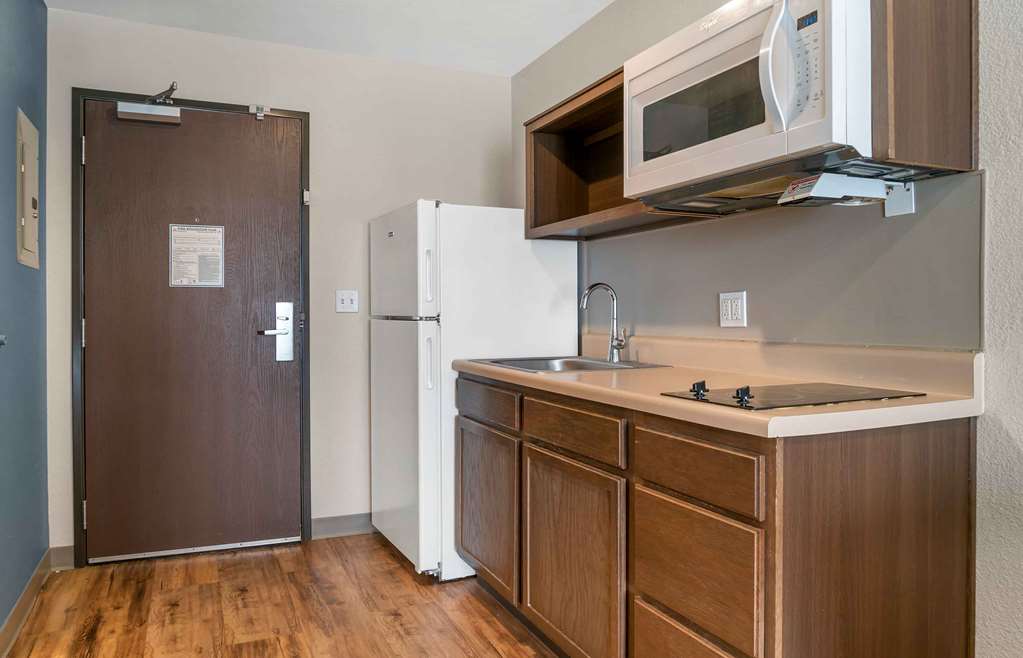 Extended Stay America Suites Detroit Rochester Hills - photo 23