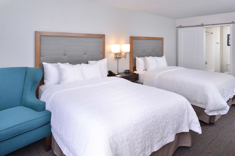 Hampton Inn Portland East - photo 15