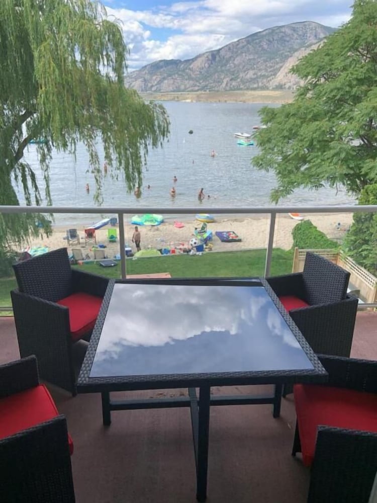 Richter Pass Beach Resort in Osoyoos, Canada
