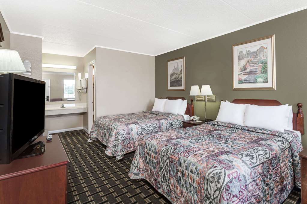 Days Inn by Wyndham Lenoir City - photo 13