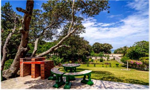 Sea Park Holi Stay 2on1stAve — 4-Star Luxury Hotel in Port Shepstone, South Africa